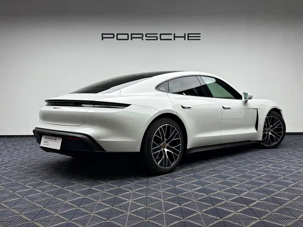 Porsche Taycan — миниатюра 2