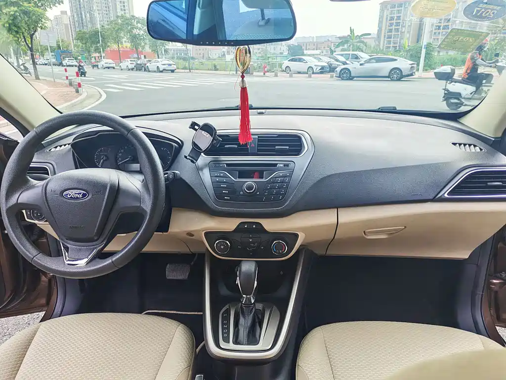 Ford Escort — миниатюра 11