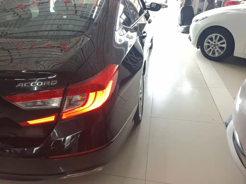 Honda Accord — миниатюра 8