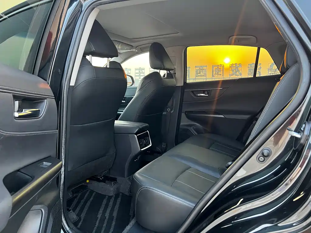 Toyota Harrier — миниатюра 6