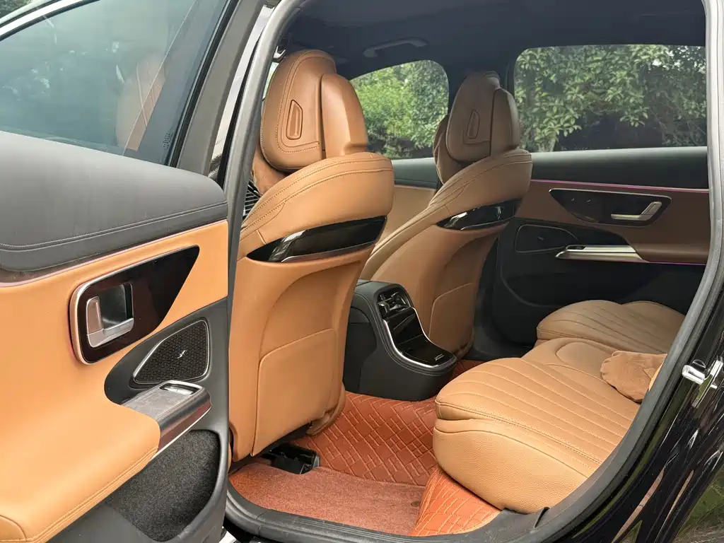Mercedes-Benz E-Class — миниатюра 5