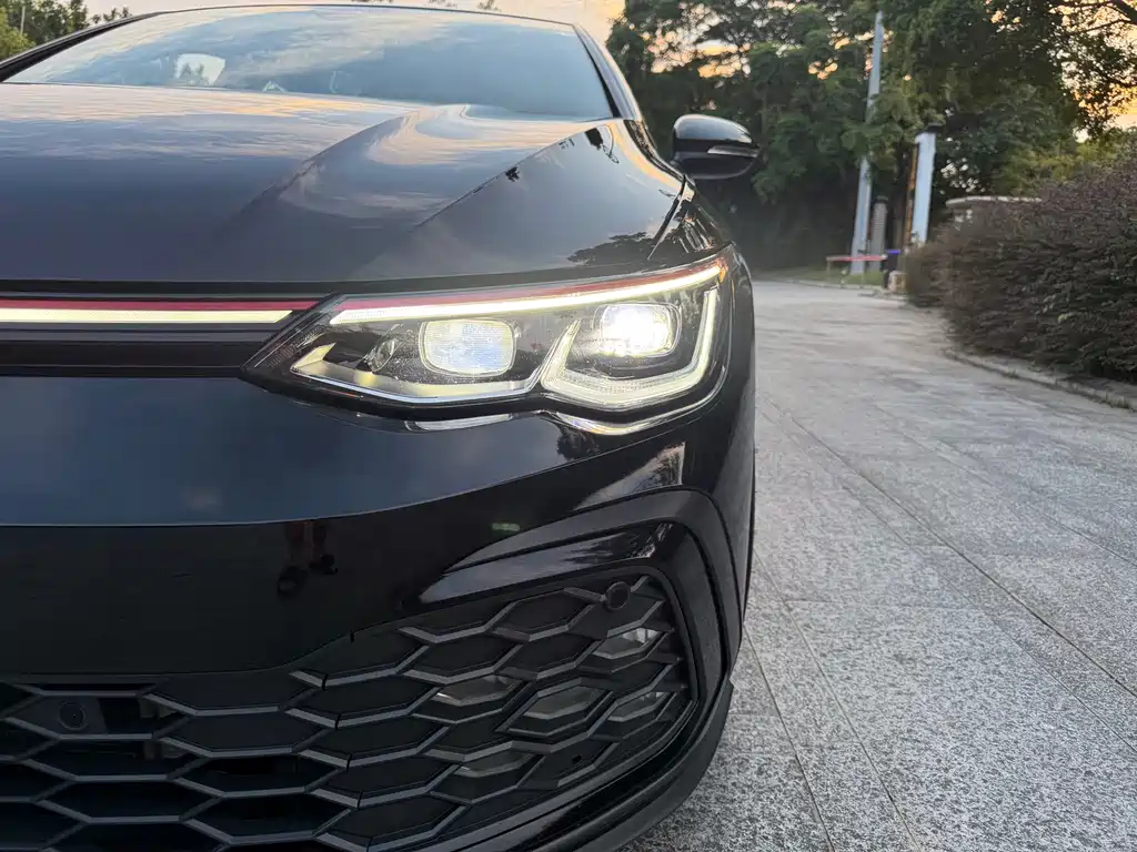 Volkswagen Golf GTI — миниатюра 8