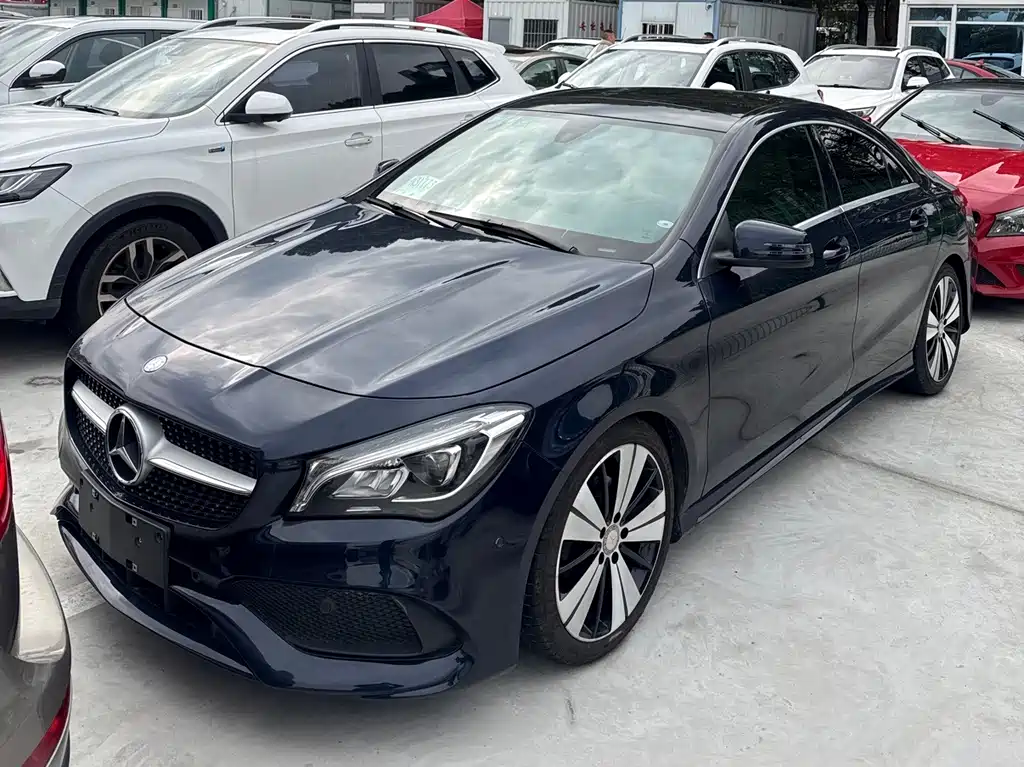 MERCEDES-BENZ CLA