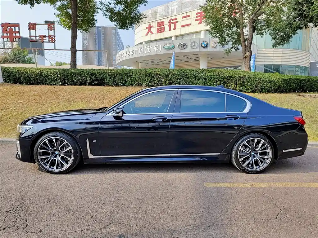 BMW 7 SERIES