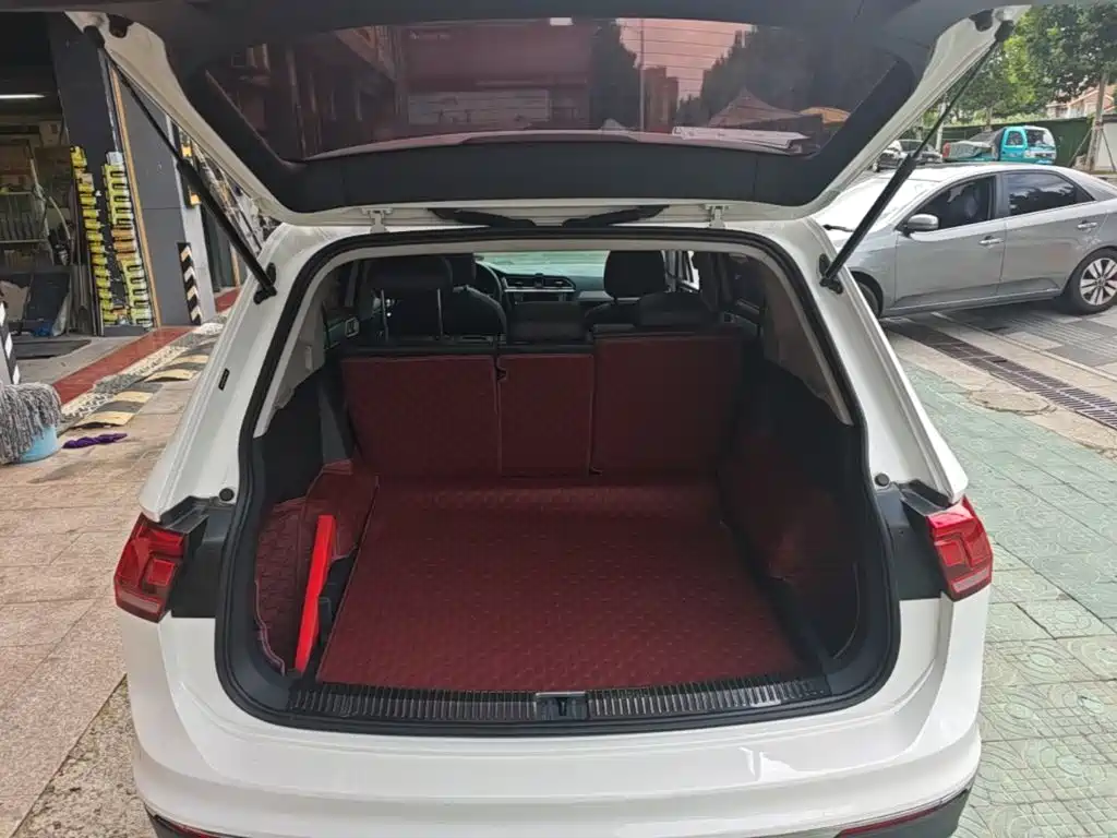 Volkswagen Tiguan L — миниатюра 19