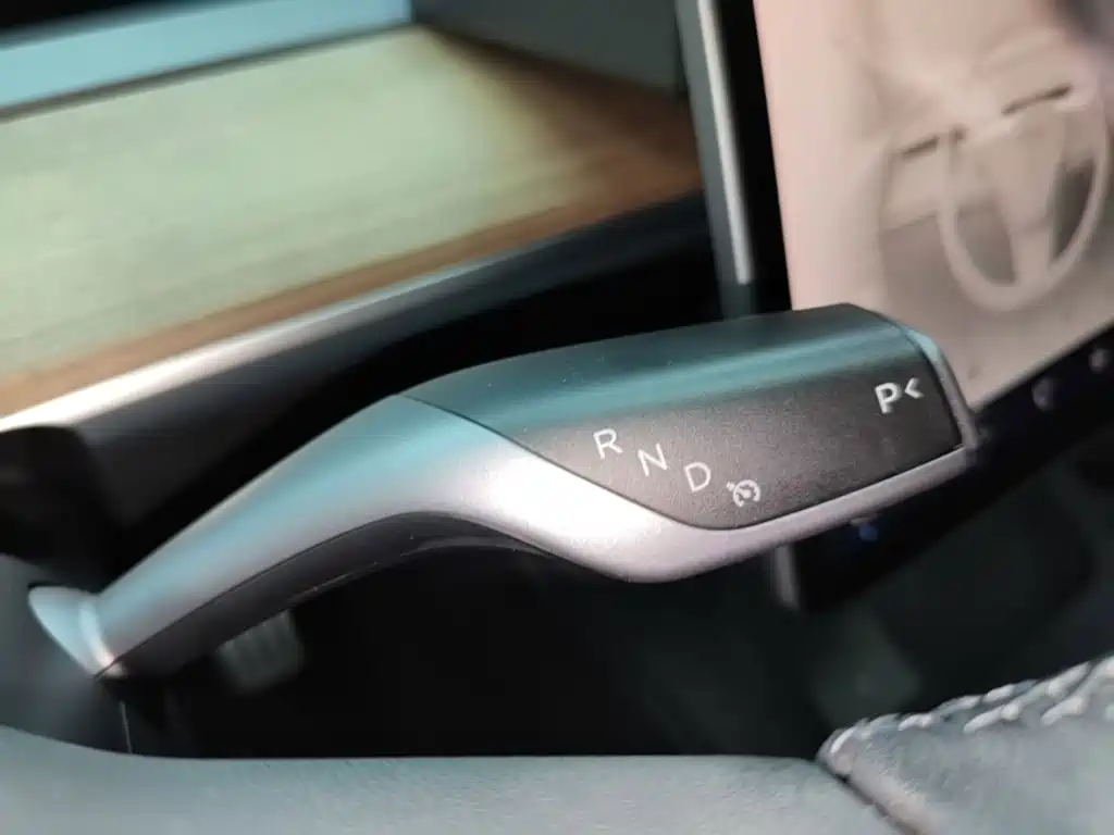 Tesla Model 3 — миниатюра 14