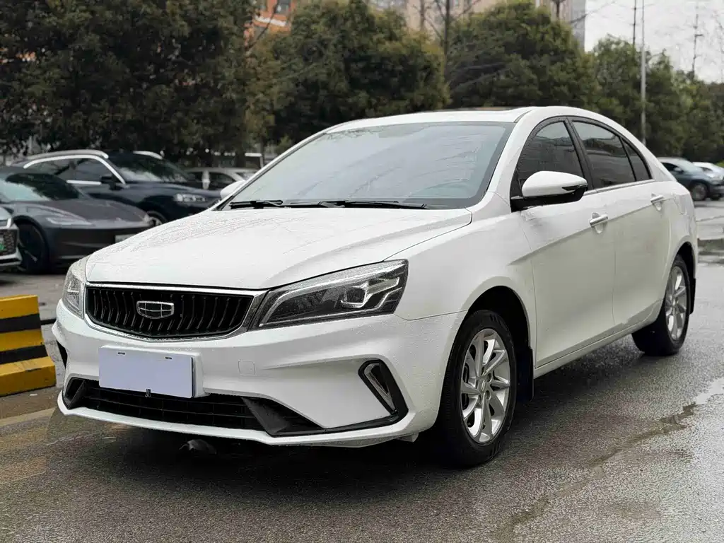 Geely Emgrand 2021