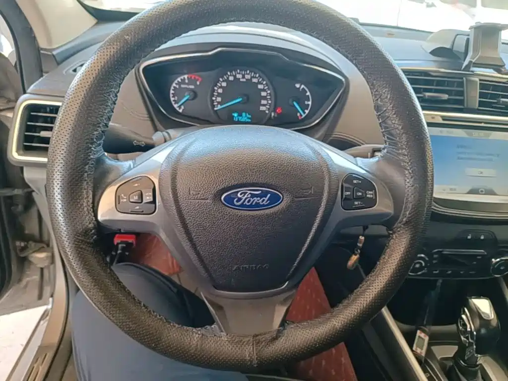Ford Escort — миниатюра 11