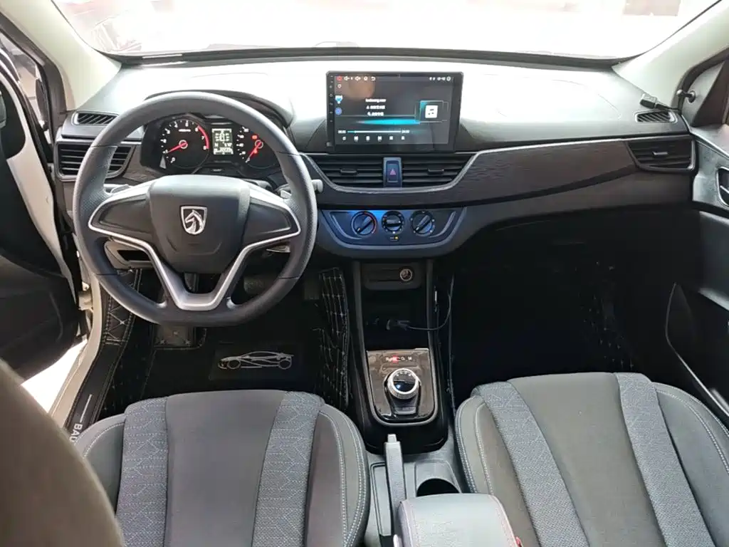 Baojun 310W — миниатюра 10