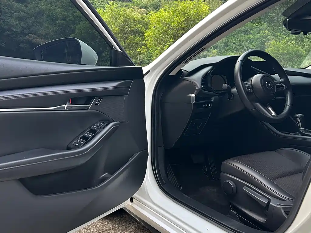Mazda 3 Axela — миниатюра 14