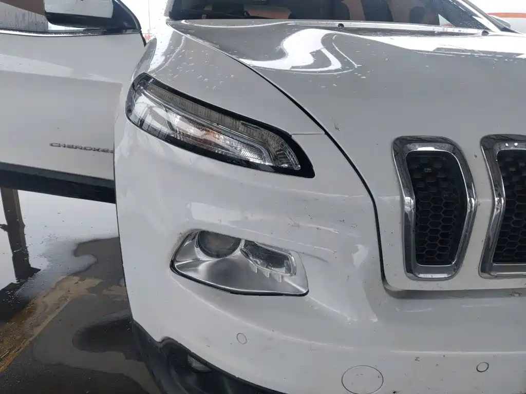Jeep Cherokee — миниатюра 7