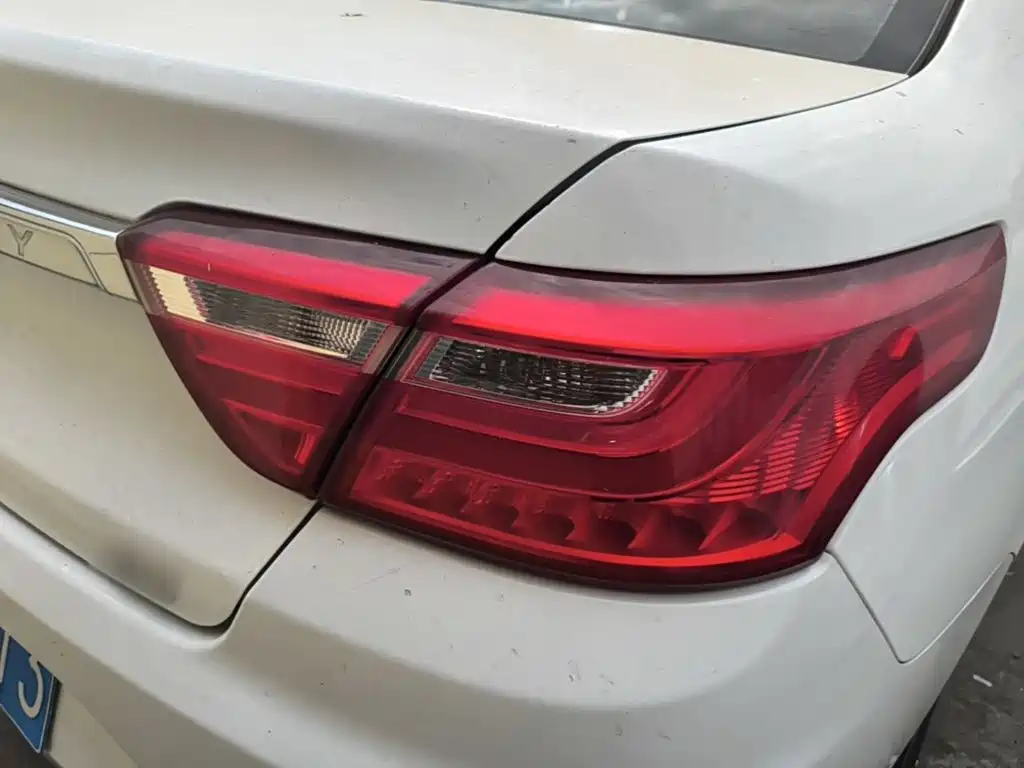 Geely Vision — миниатюра 8
