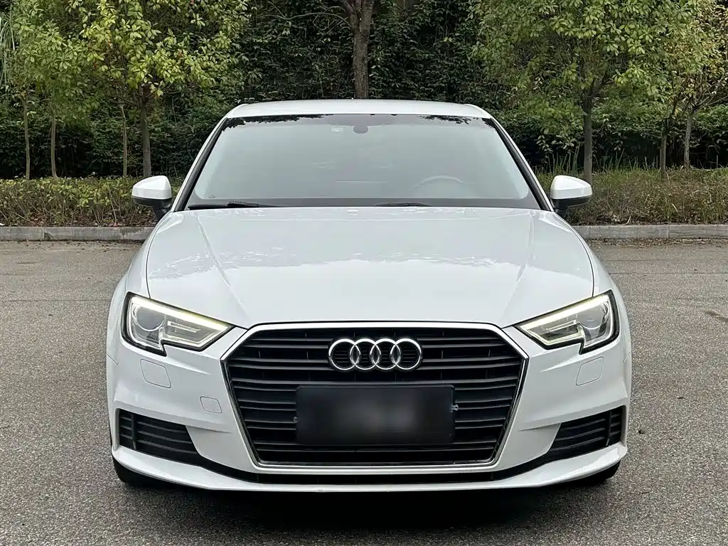 AUDI  A3