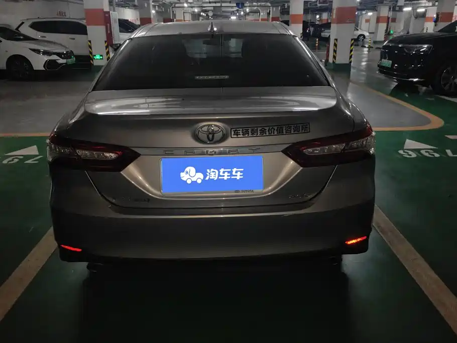 Toyota Camry — миниатюра 4