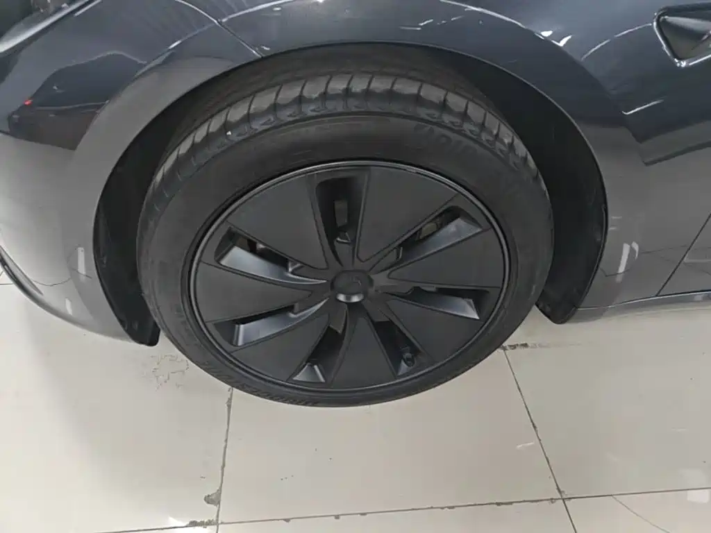 Tesla Model 3 — миниатюра 23