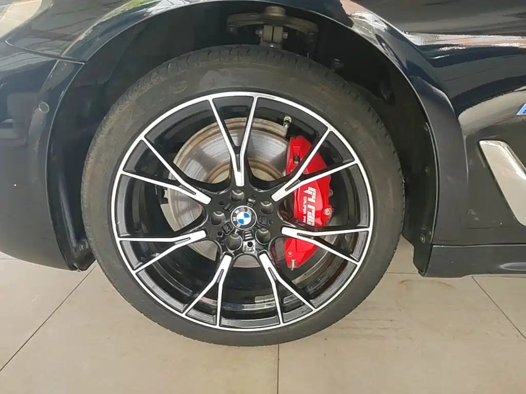 BMW 5 Series — миниатюра 23