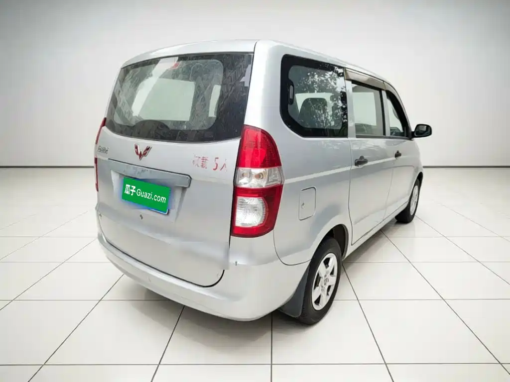 Wuling Hongguang — миниатюра 6