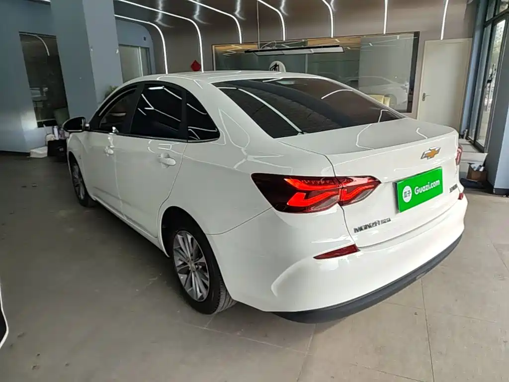 Chevrolet Monza — миниатюра 5