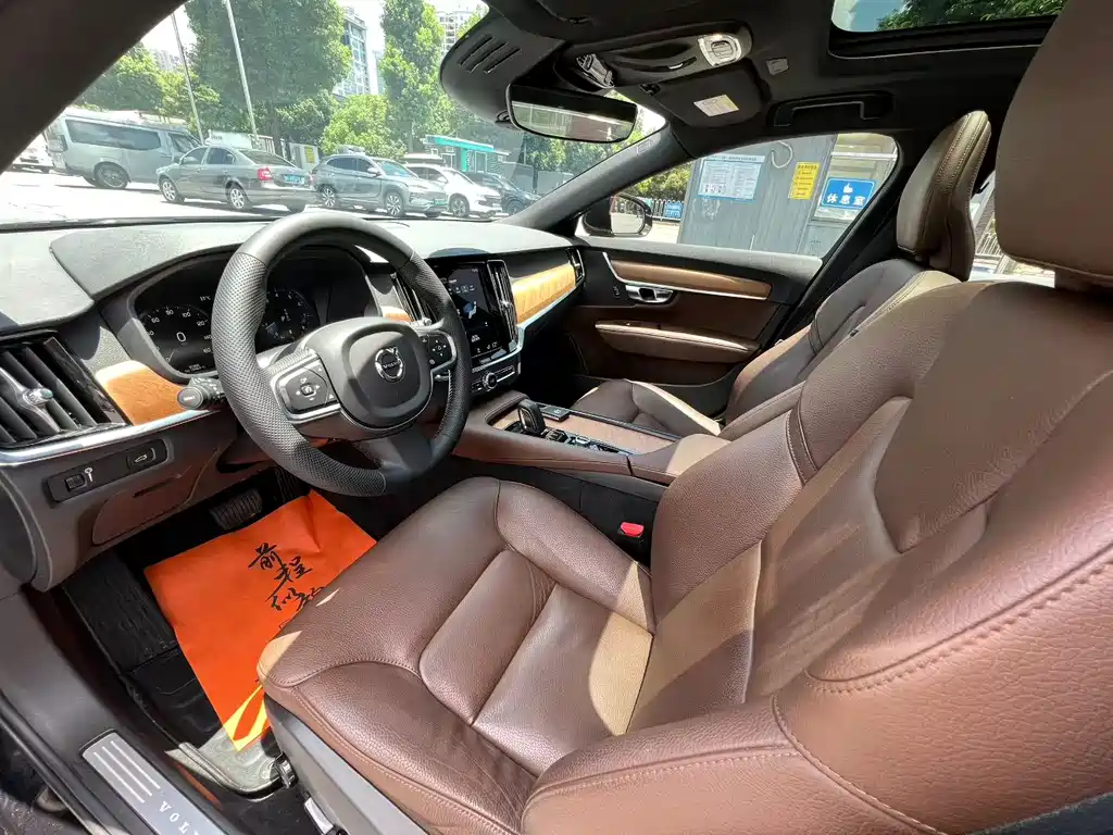 Volvo S90 2021 B5 Luxury