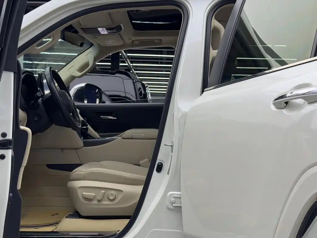Toyota Land Cruiser — миниатюра 8