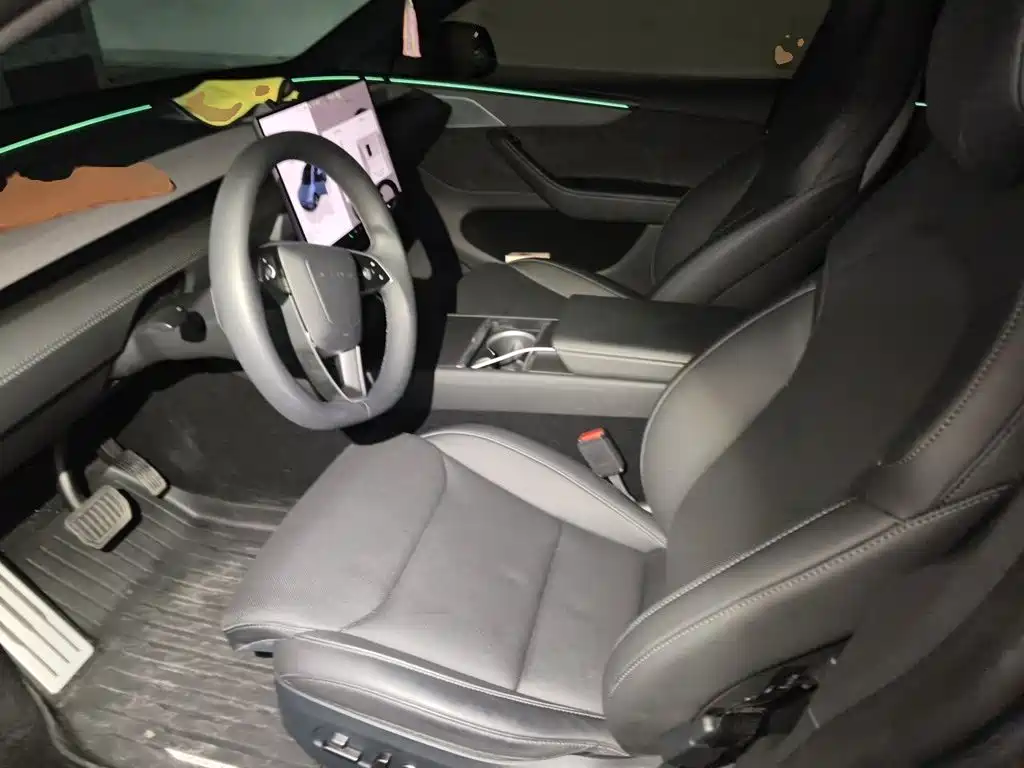 Tesla Model Y L — миниатюра 11