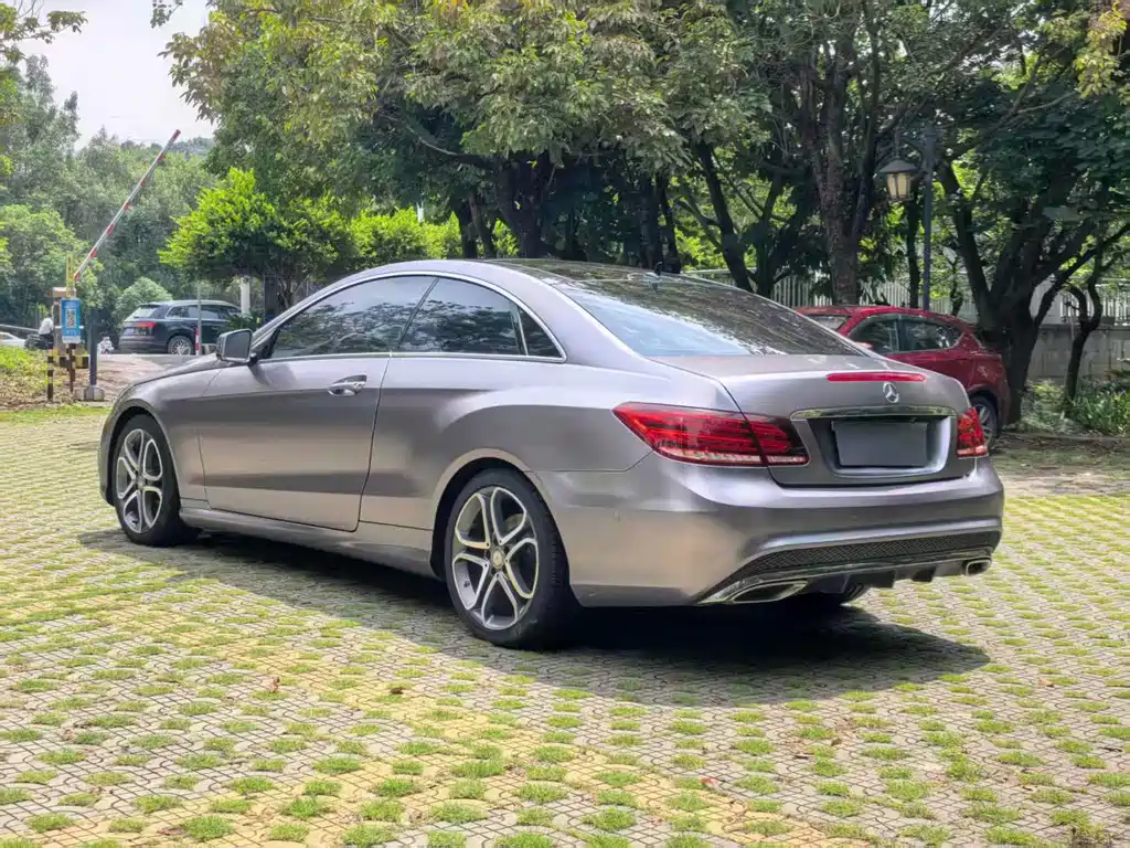 Mercedes-Benz E-Class (Import) — миниатюра 7