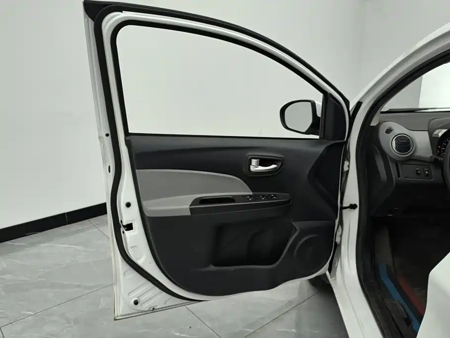 Changan Benben E-Star — миниатюра 7