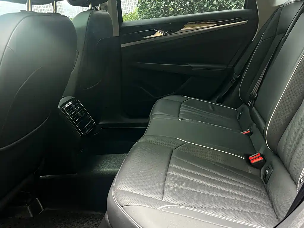 Volkswagen Passat — миниатюра 4