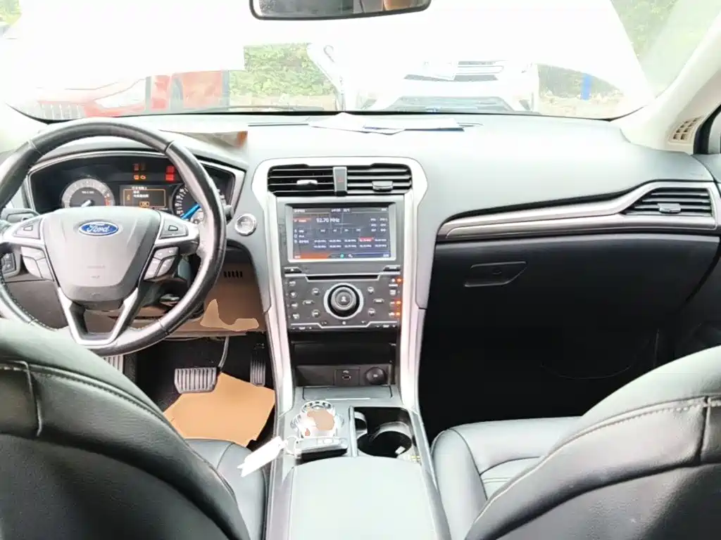 Ford Mondeo — миниатюра 10