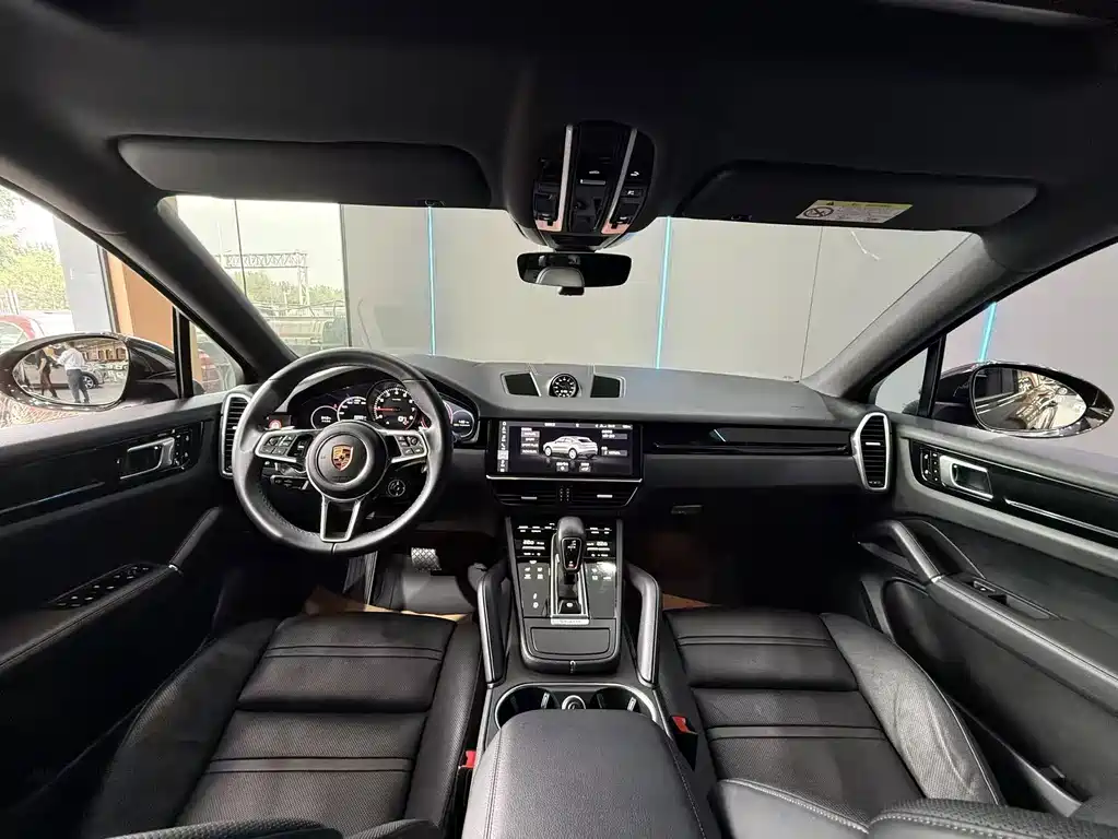 Porsche Cayenne — миниатюра 9