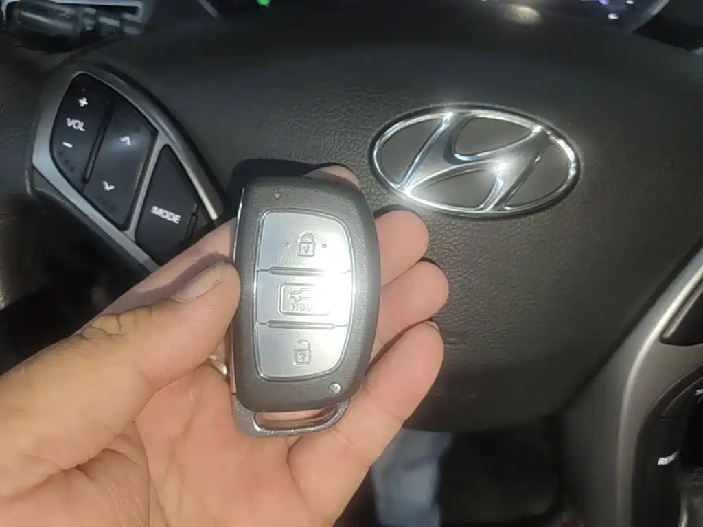 Hyundai Elantra Langdong — миниатюра 9