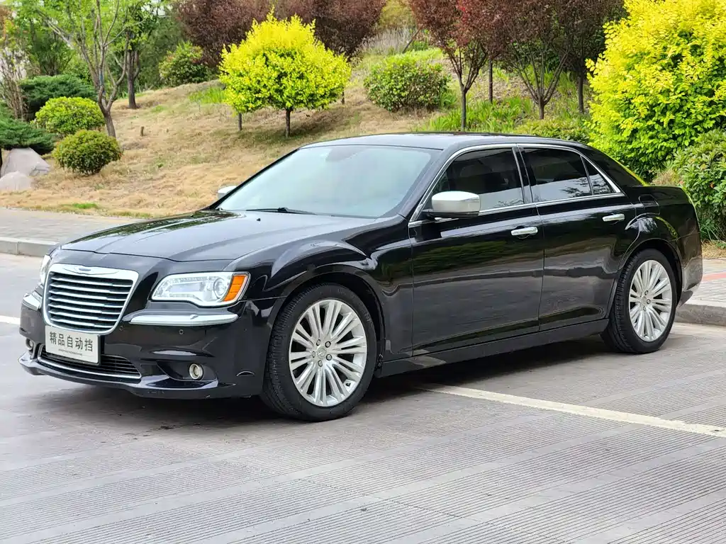 Chrysler 300C 3.6L Premium Comfort Edition, фото 5