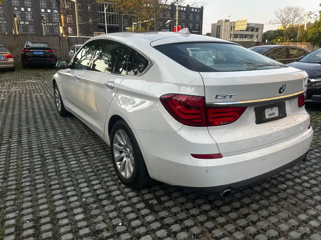 BMW 5 Series GT 5 GT 2013 535i Lead