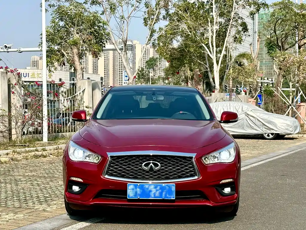 INFINITI Q50L