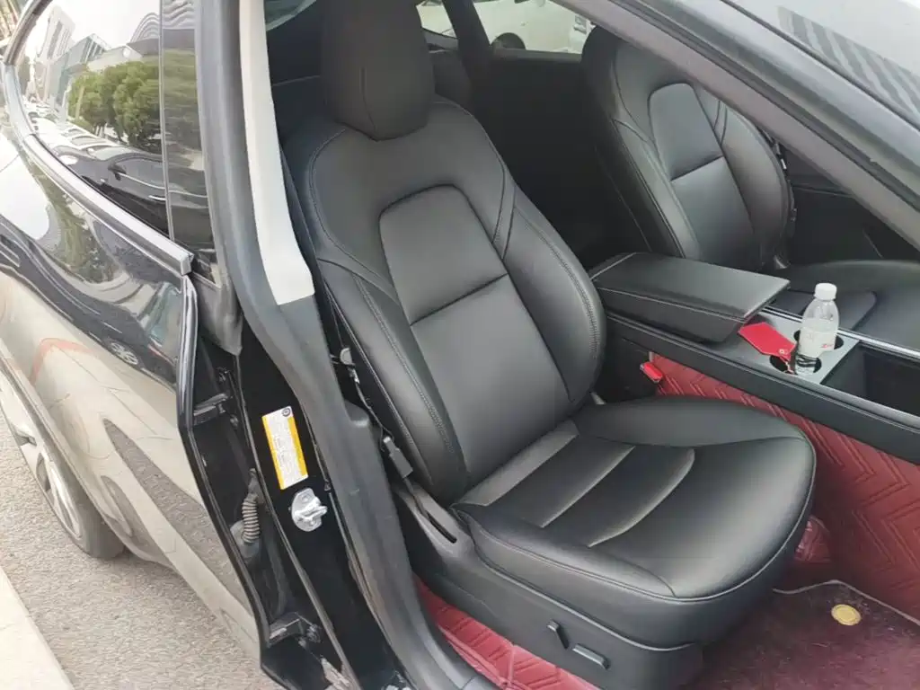 Tesla Model Y — миниатюра 25