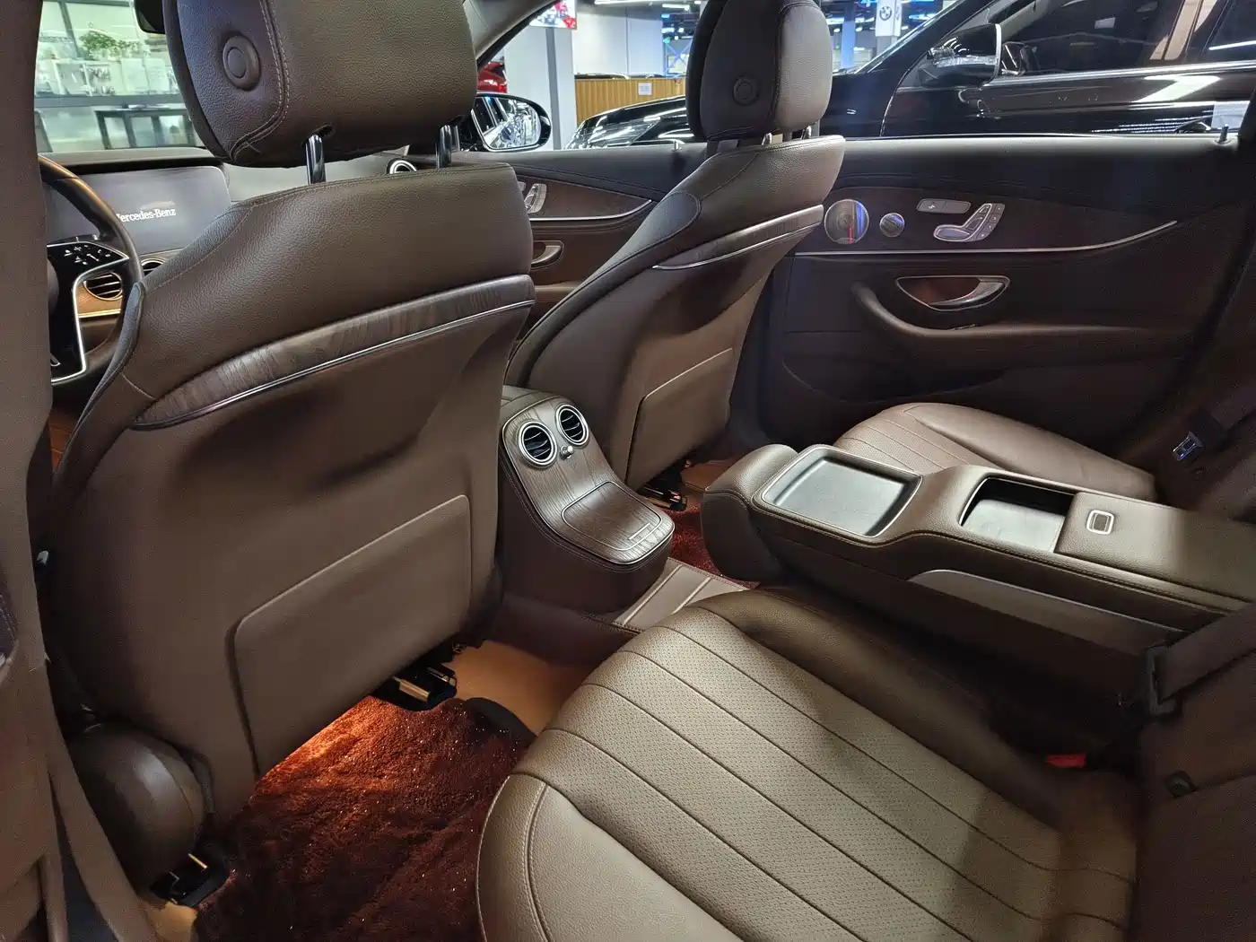 Mercedes-Benz E-Class id 4653815 из Китая 13