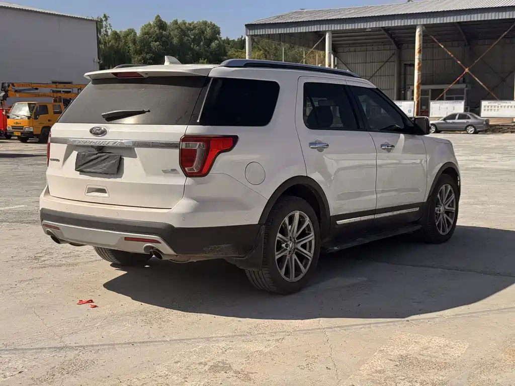 Ford Explorer (Import) — миниатюра 7