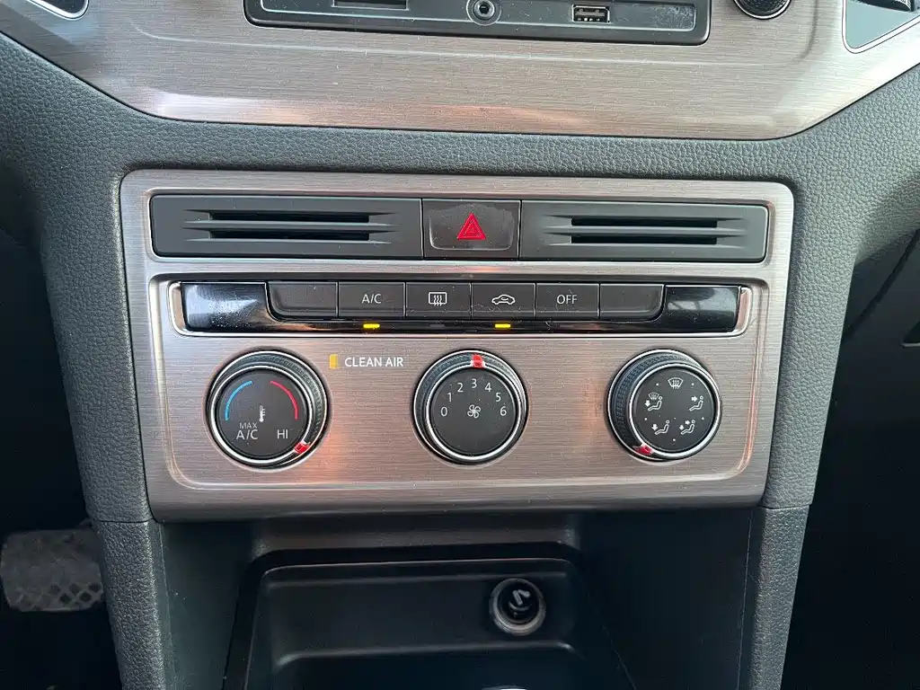 VOLKSWAGEN GOLF*JIAYU