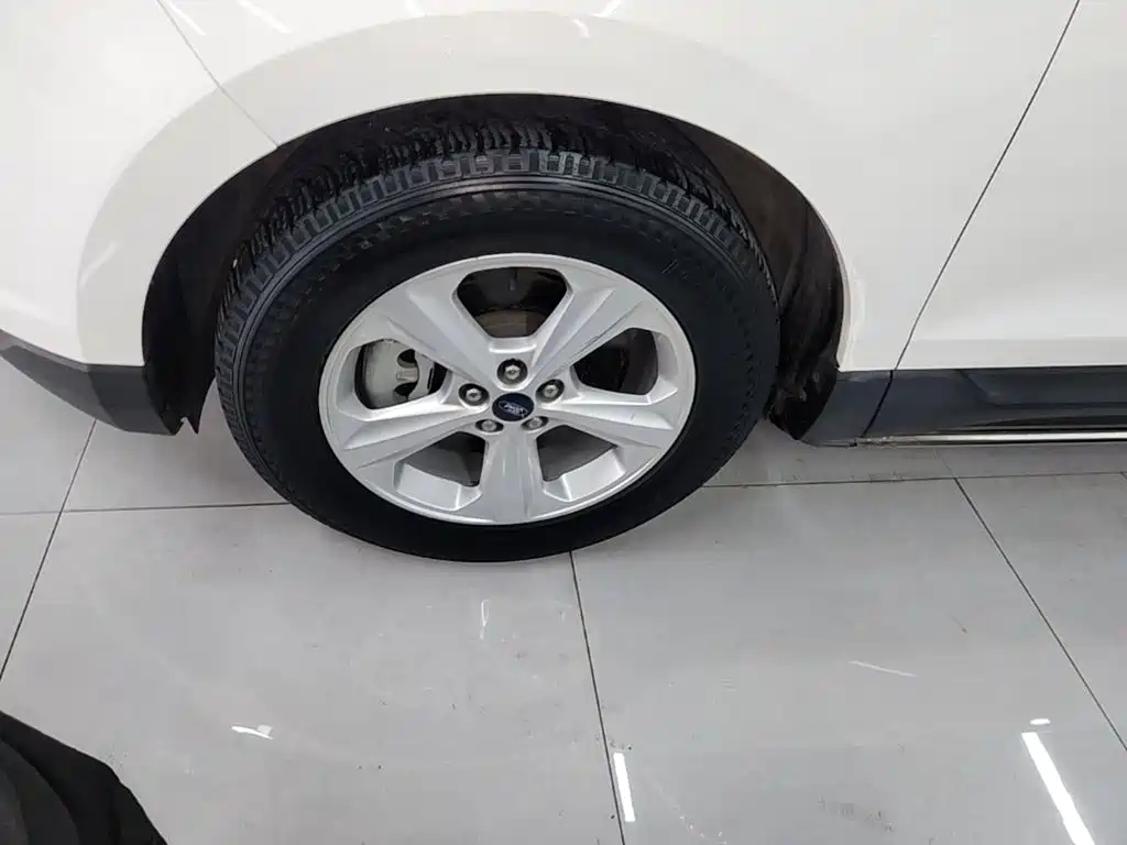 Ford Edge — миниатюра 23