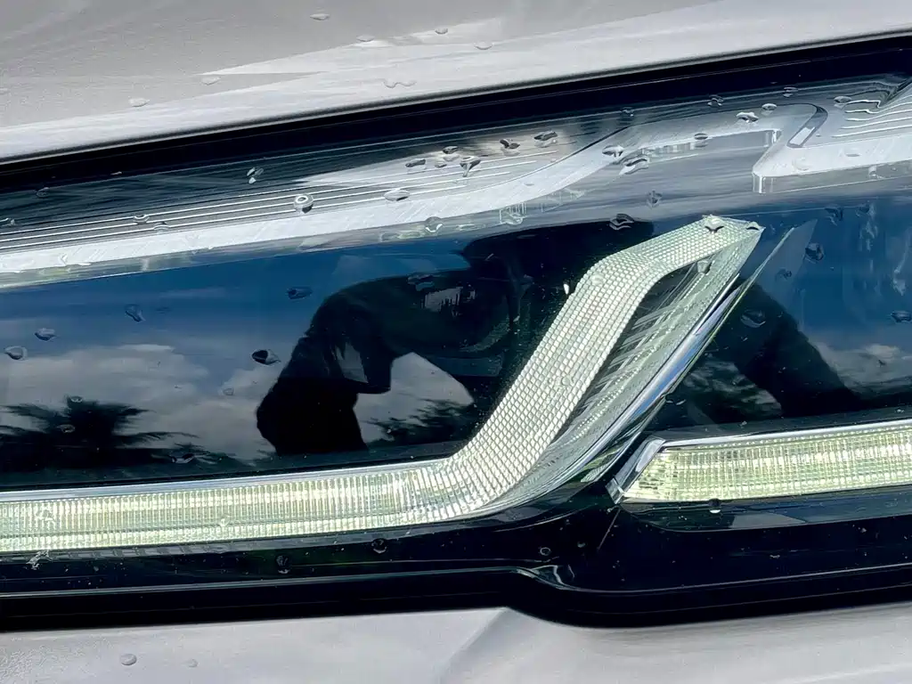 BMW 5 Series — миниатюра 10