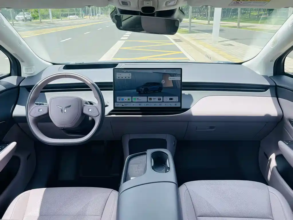 Hongqi Красный флаг Skyman 06 — миниатюра 9