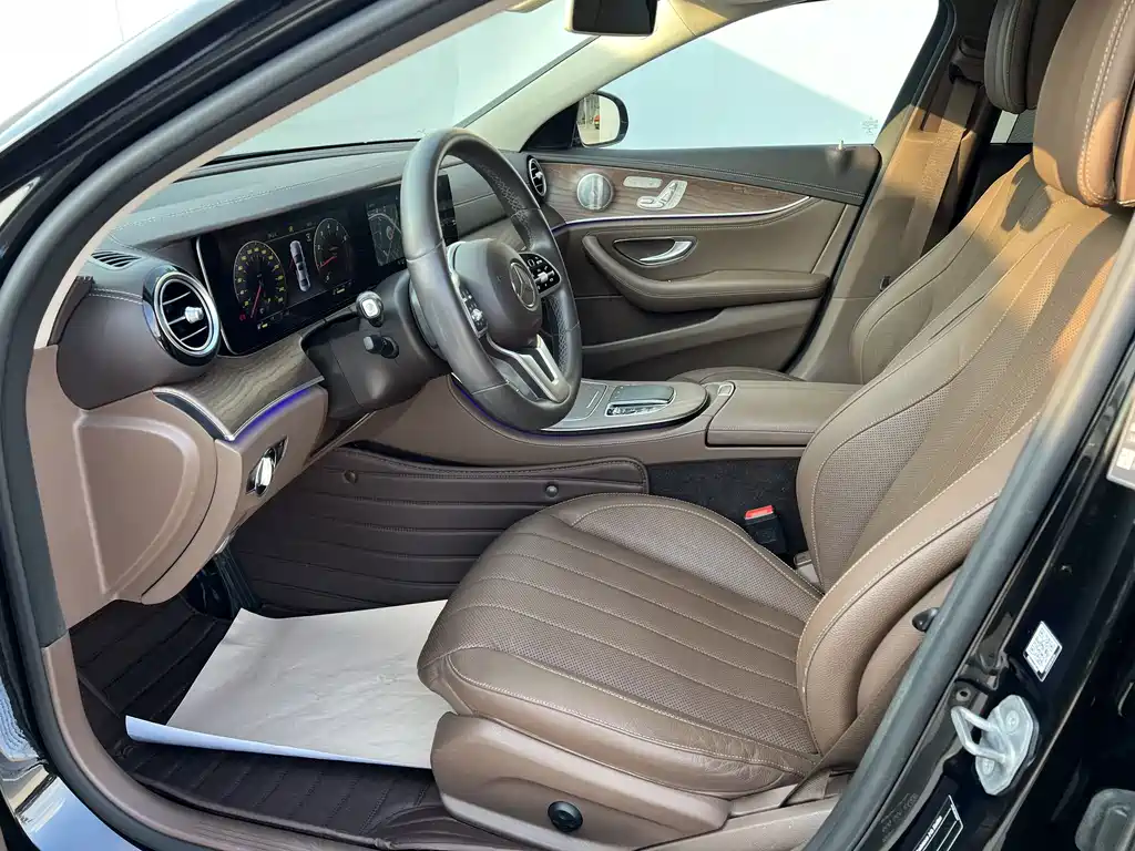 Mercedes-Benz E-Class — миниатюра 10