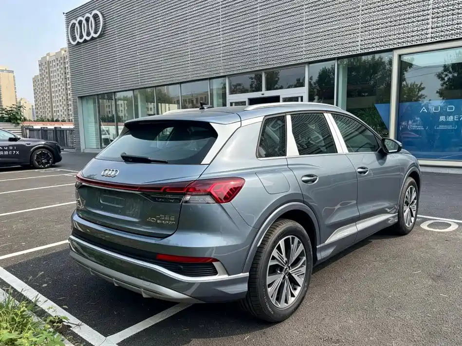Audi Q4 e-tron — миниатюра 8