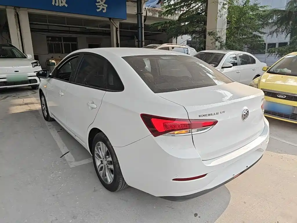 Buick Excelle — миниатюра 5