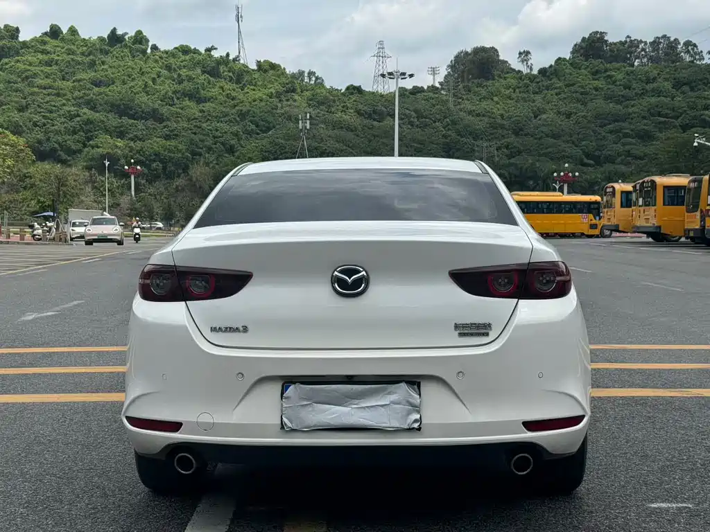 Mazda Mazda3 3 2021 2.0L AT