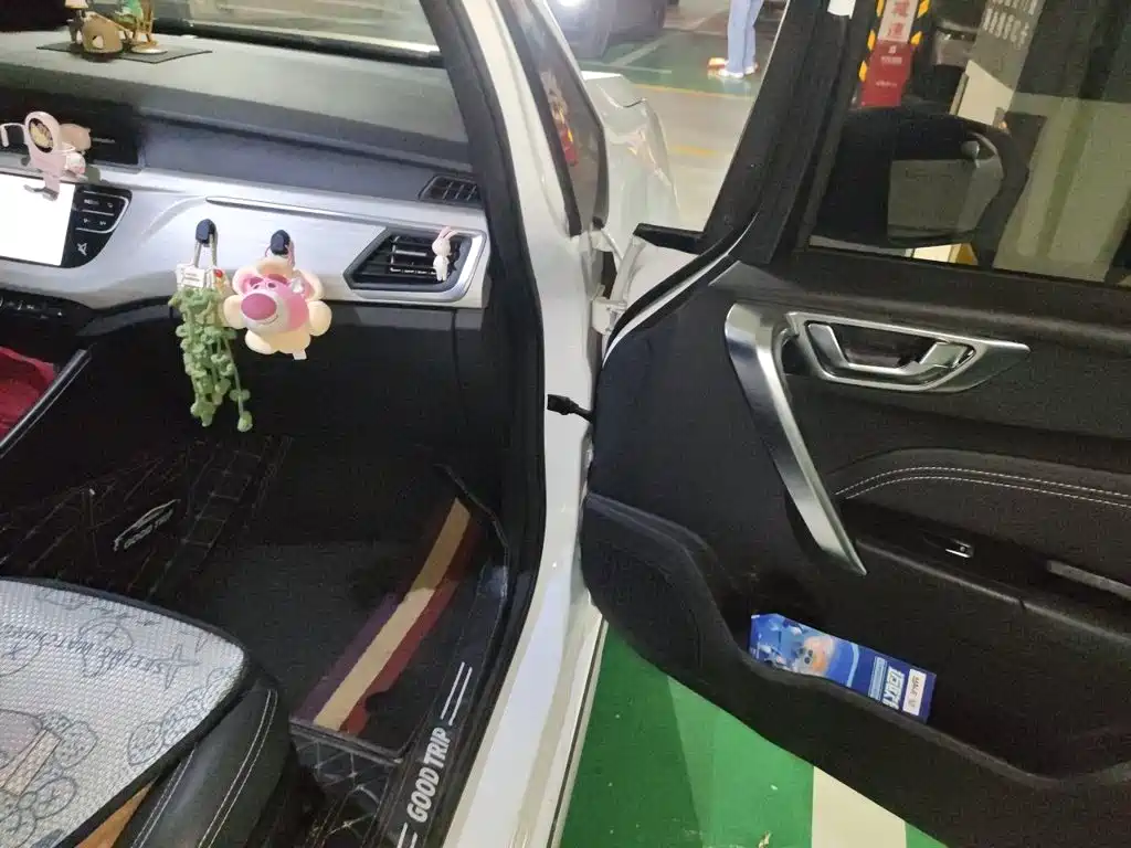 Geely Vision X3 — миниатюра 19