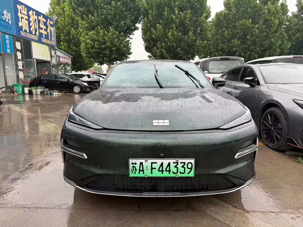 Geely Galaxy Galaxy 8 8 2025 130km EM-i Luxury