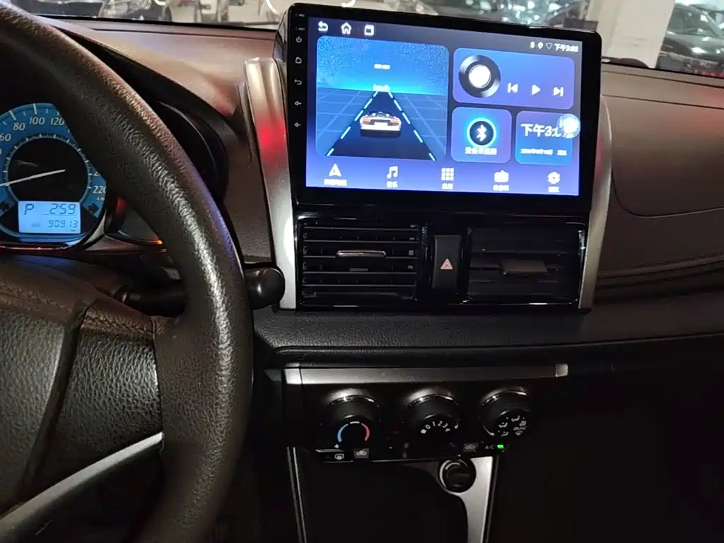 Toyota Yaris L — миниатюра 13