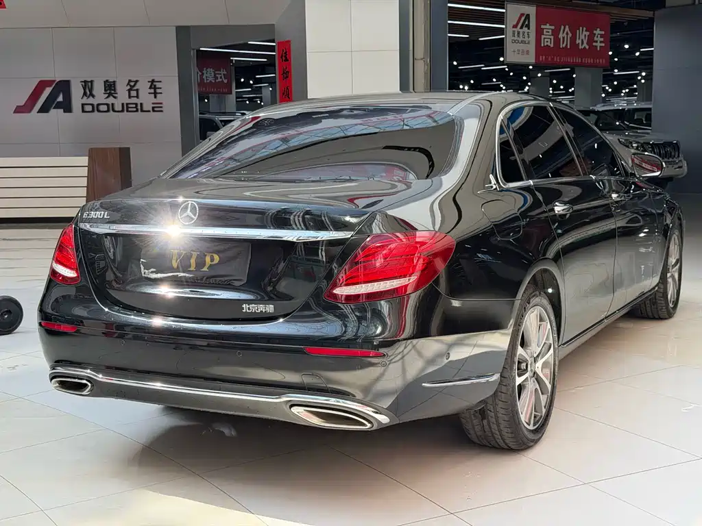 Mercedes-Benz E-Class — миниатюра 10