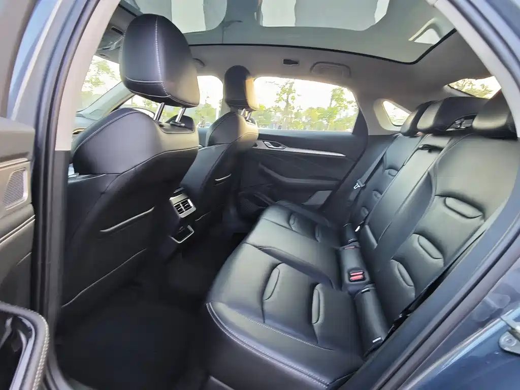 Geely Preface 2021 2.0TD Luxury +